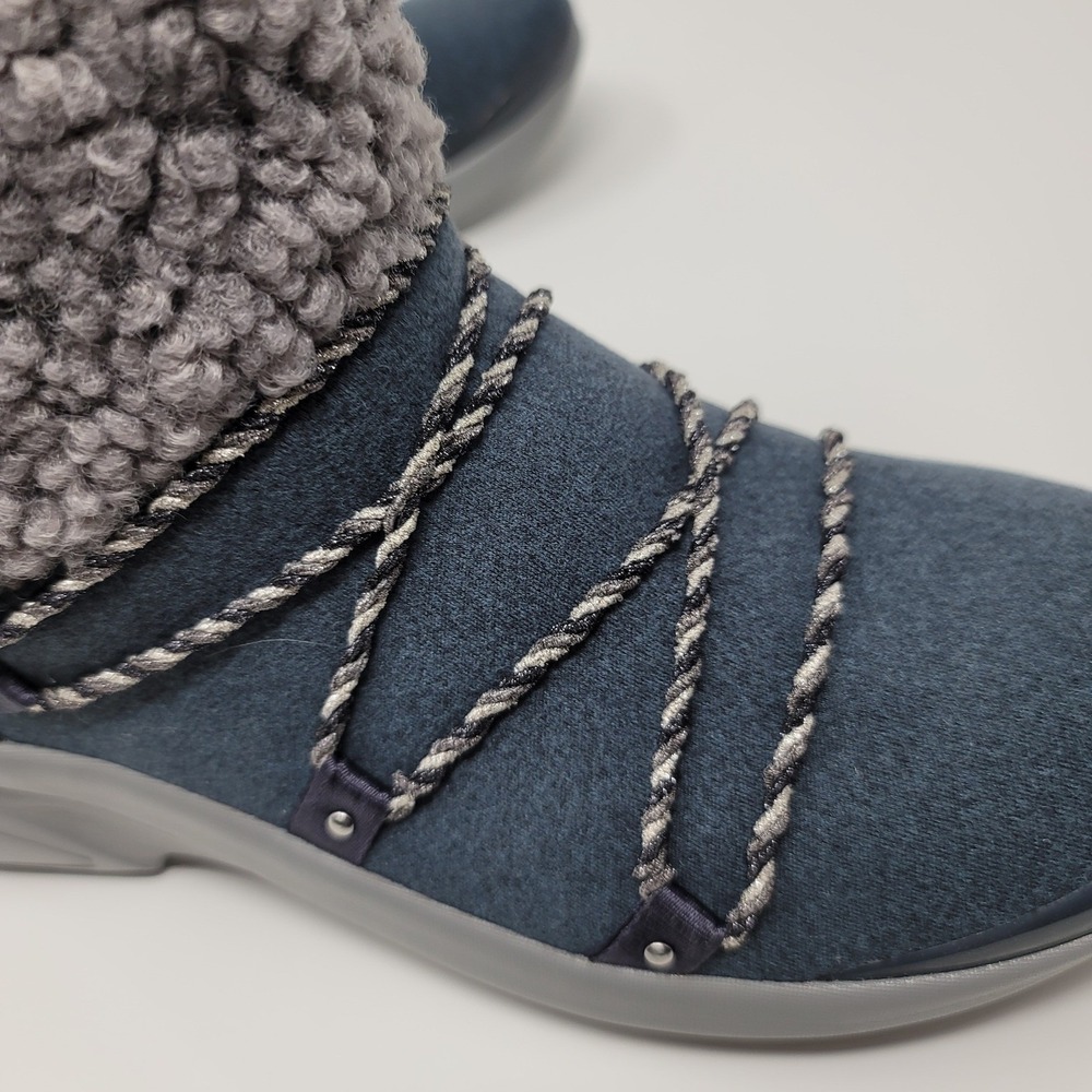 Bzees Ovation Blue Gray Sherpa Side Zip Ankle Boot Bootie Sz 8W Machine Washable - Picture 6 of 13